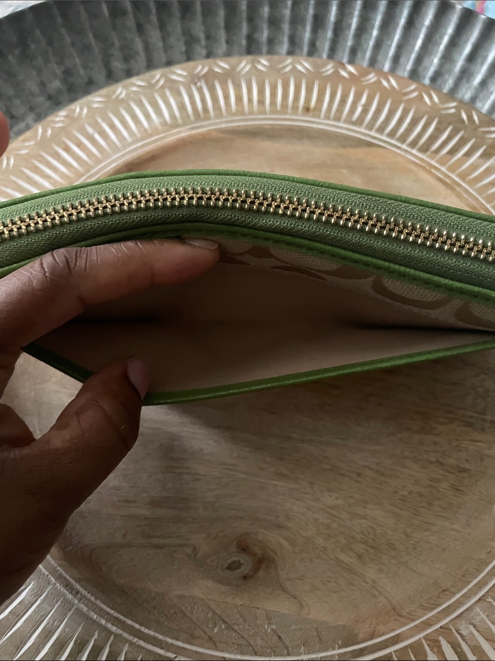 Coach Poppy Khaki Signature Canvas Zip Wallet with Green Trim - Picture 5 of 13